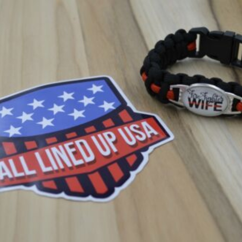 Thin Red Line Wife Paracord Bracelet